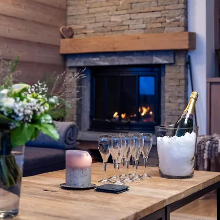 Chalet Familial Proche Pistes Et Commerces, 4 Chambres, Accepte Animaux - Fr-1-566-76